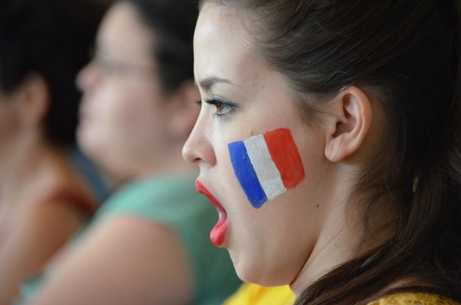 Một thiếu nữ Pháp - Ảnh: AFP