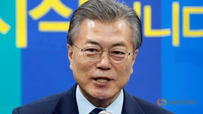 Ứng cử viên đảng Dân chủ Moon Jae In phát biểu ngày 14-3 tại Seoul - Ảnh: Reuters