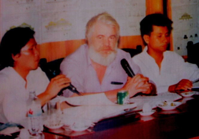 Kazik trong buổi họp báo giới thiệu công rình trùng tu Thế Miếu 1996 - Ảnh: Tư liệu