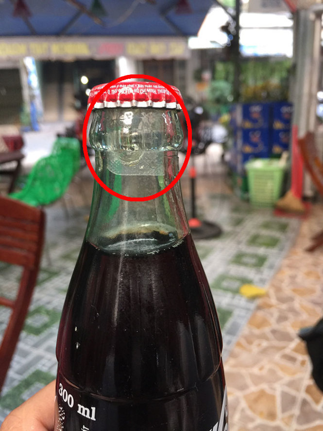 Hình chai Coca-cola chứa 