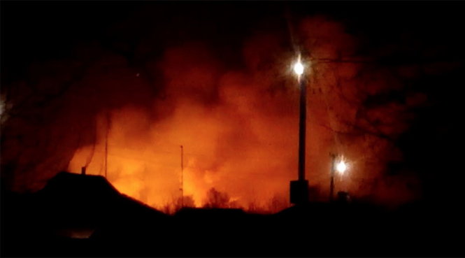 Hình ảnh vụ cháy nổ được chia sẻ trên mạng - Ảnh: RT/YouTube