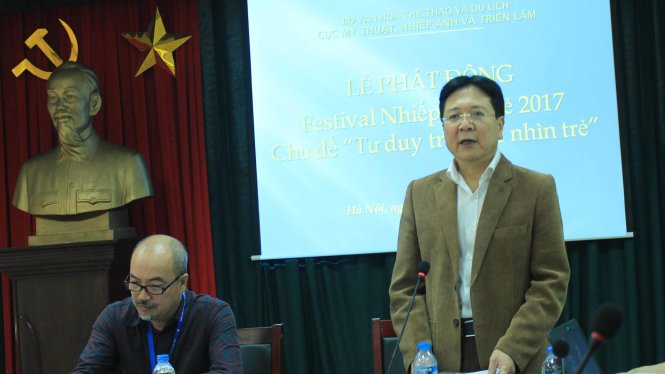 Thứ trưởng Bộ Văn hóa, Thể thao và Du lịch Vương Duy Biên tới tham dự buổi Lễ phát động Festival Nhiếp ảnh trẻ 2017