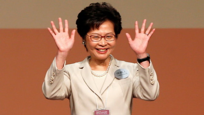 Bà Carrie Lam tuyên bố chiến thắng - Ảnh: Reuters