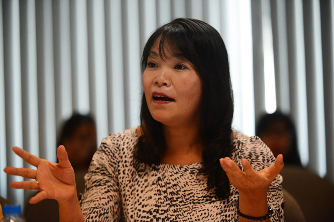Bà Hồ Thị Yến Nhung, trưởng Phòng Nghiên cứu phát triển sản phẩm Công ty cổ phần Acecook Việt Nam, phát biểu tại buổi tọa đàm - Ảnh: QUANG ĐỊNH