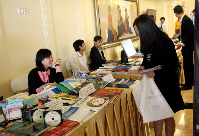 Các trường đại học của VN giới thiệu với Hội nghị ASEM về đào tạo nguồn nhân lực - Ảnh: M.Tự