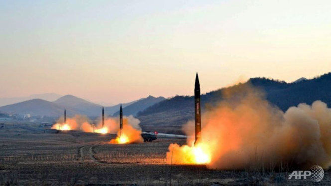 Hãng thông tấn Triều Tiên KCNA công bố bức ảnh cho thấy vụ thử 4 tên lửa đạn đạo của Quân đội Nhân dân Triều Tiên - Ảnh: AFP