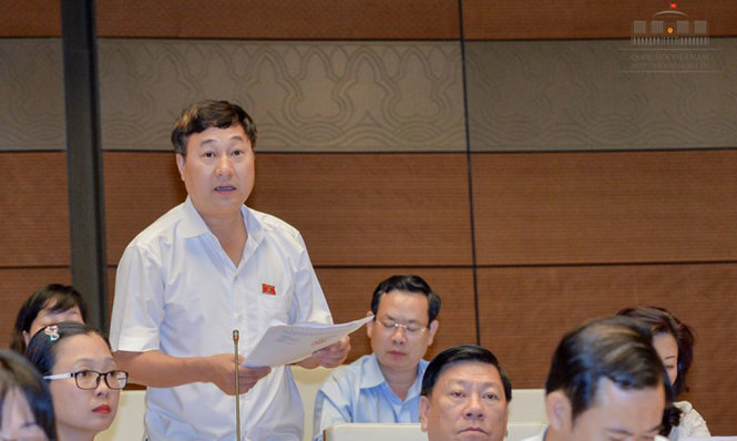 Đại biểu Trần Văn Lâm cho rằng việc đầu tư cơ sở vật chất quá nhu cầu sử dụng, sau đó đem cho thuê cũng là lãng phí - Ảnh: Cổng TTQH