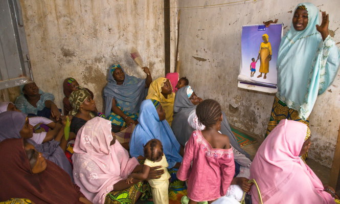 Một buổi tư vấn kế hoạch hoá gia đình cho người Hồi giáo ở Nigeria, châu Phi - Ảnh: Guardian