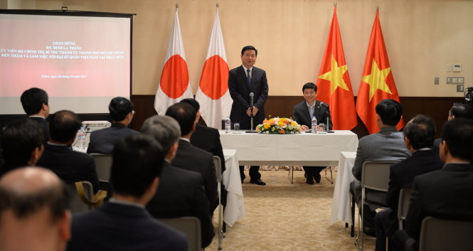 Lãnh đạo TP.HCM thông tin với Đại sứ quán Việt tại Nhật bản tình hình kinh tế, xã hội của thành phố - Ảnh: THUẬN THẮNG