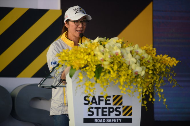 Diễn viên Dương Tử Quỳnh phát biểu tại sự kiện Safe Steps – Các bước An toàn đường Bộ sáng 09-04 tại Nhà văn hóa Thanh Niên, Q.1, TP.HCM. Ảnh: Quang Định
