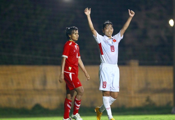 Huỳnh Như ăn mừng bàn thắng nâng tỉ số lên 2-0 cho tuyển nữ VN. Ảnh: NGUYỄN KHÁNH
