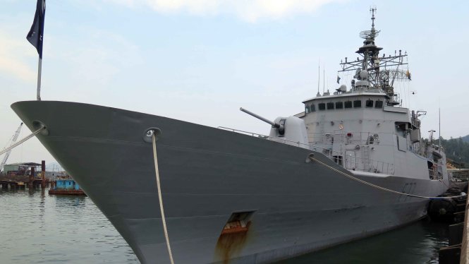 Tàu hải quân Hoàng gia HMNZS TE KAHA cập cảng Tiên Sa (Đà Nẵng) ngày 12-4 thăm chính thức TP Đà Nẵng - Ảnh: Tấn Vũ