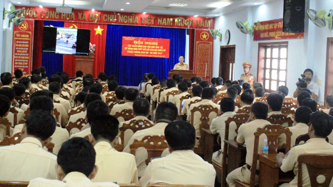 Hội nghị tập huấn nâng cao văn hóa ứng xử, kỹ năng giao tiếp cho cán bộ chiến sĩ CSGT sáng 13-4 - Ảnh: Sơn Bình