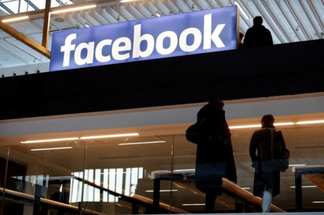 Biểu tượng Facebook tại một cuộc họp mặt các công ty khởi nghiệp ở Paris, Pháp - Ảnh: Reuters