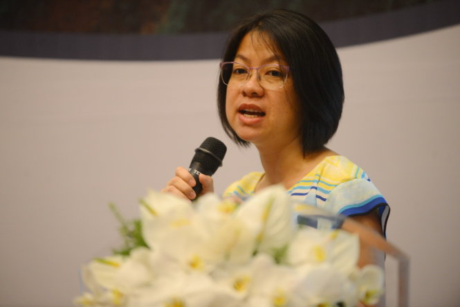 Bà Vy - phụ trách chiến lược đối tác Đông Nam Á của Google trình bày nội dung Thực trạng kỹ thuật số tại Đông Nam Á nói chung và Việt Nam nói riêng - Ảnh: Quang Định