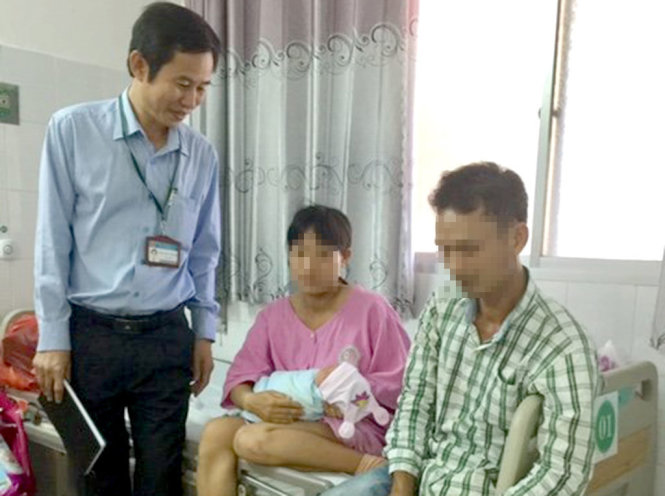 Em bé những ngày được chăm sóc ở bệnh viện - Ảnh: BVCC