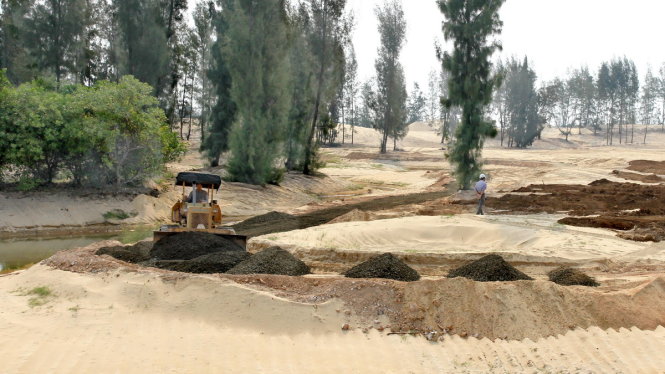 Mặc dù chưa được Thủ tướng cho phép, chưa được giao đất, nhưng New City đã phá rừng và thi công sân golf -
Ảnh: VÂN TRƯỜNG