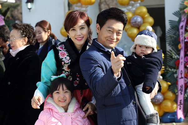 Nam diễn viên Jo Sung Ha vào vai con rể tội nghiệp Min Joong trong phim Mẹ, con gái và những chàng rể ảnh: T.L