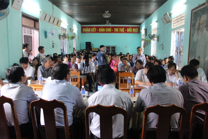 Đoàn lãnh đạo UBND tỉnh Thừa thiên Huế lắng nghe kiến nghị của người dân thôn Nam Phước