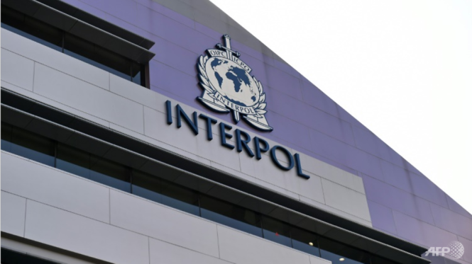 Biểu tượng của Tổ chức Cảnh sát Hình sự Quốc tế (Interpol) - Ảnh: AFP