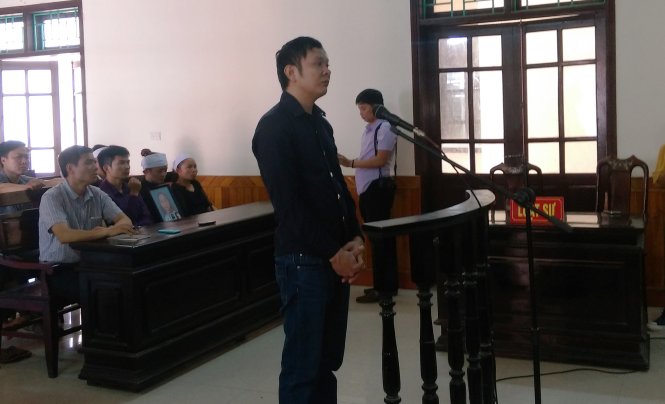 Bị cáo Nguyễn Văn Tiến tại phiên tòa sơ thẩm - Ảnh: VĂN ĐỊNH