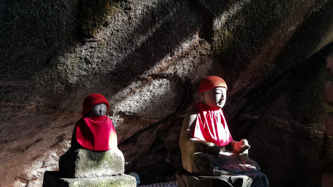 Tượng Phật trong ngôi chùa ở Onomichi, Nhật Bản - Ảnh: Phạm An Dương