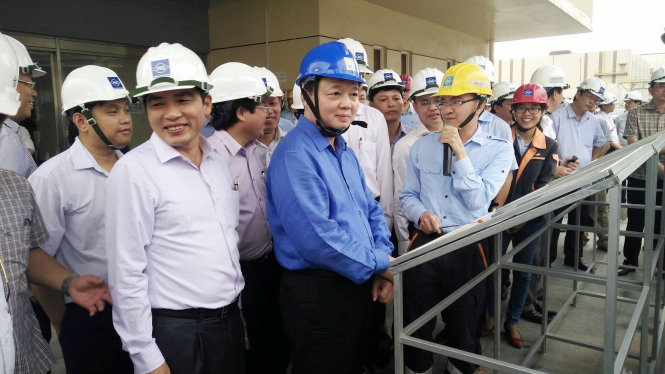 Bộ trưởng Trần Hồng Hà cùng đoàn công tác kiểm tra tiến độ hoàn thành các công trình bảo vệ môi trường của Formosa Hà Tĩnh - Ảnh: Thắng Dinh