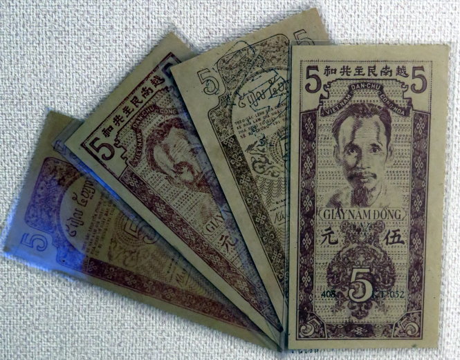 Tiền Cụ Hồ sử dụng ở miền Bắc giai đoạn 1945 - 1950 - Ảnh: L.Điền