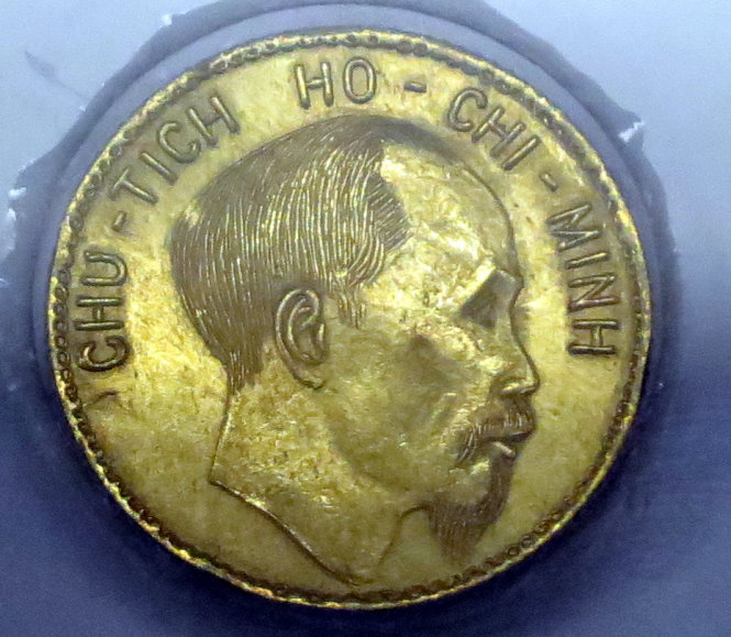 Mặt trước đồng tiền vàng Hồ Chí Minh - Ảnh: L.Điền