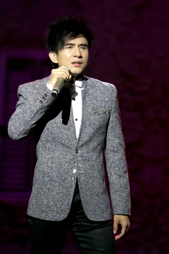 Đan Trường trình bày một ca khúc được nhạc sĩ Lê Quang viết riêng cho chương trình