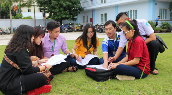 Sinh viên làm việc theo nhóm ở trường đại học - Ảnh: Phương Nguyễn