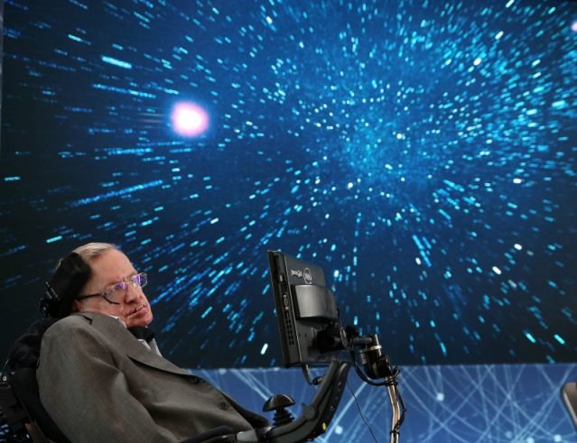 Giáo sư Stephen Hawking trong bộ phim tài liệu mới Expedition New Earth của đài BBC (Anh) - Ảnh: BBC
