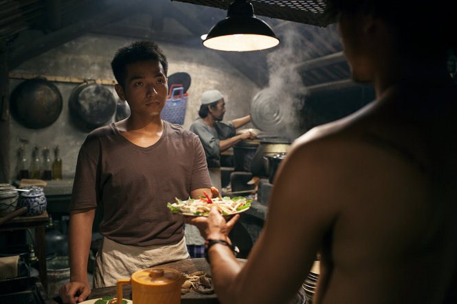 Phạm Hồng Phước lần đầu thử sức với điện ảnh trong Đảo của dân ngụ cư - Ảnh: ĐPCC