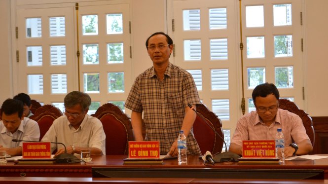 Ông Lê Đình Thọ - thứ trưởng Bộ Giao thông vận tải - phát biểu tại cuộc họp chỉ đạo khắc phục hậu quả vụ tai nạn giao thông thảm khốc ở Chư Sê, Gia Lai - Ảnh: Duy Thanh