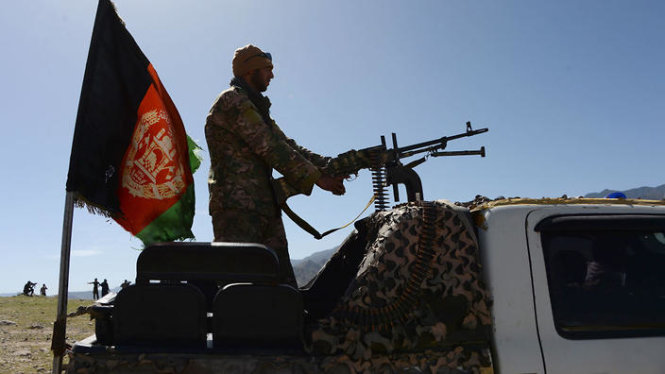 Lực lượng Afghanistan trong một hoạt động chống lại các tay súng IS ở Nangarhar - Ảnh: AFP