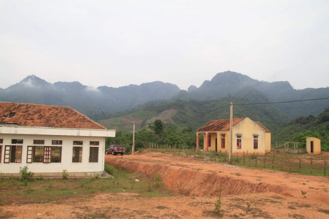Khu tái định cư Pù Sai Cáng, xã Thông Thụ, huyện Quế Phong (Nghệ An) bị bỏ hoang - Ảnh: Tuấn Lưu