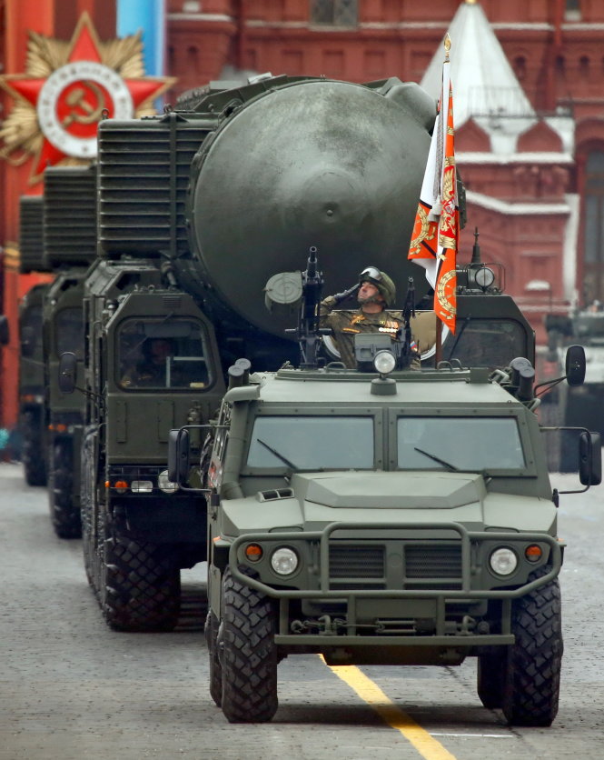 Tên lửa Nga tại cuộc diễu binh ngày 9-5 - Ảnh: Reuters