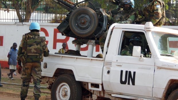 Lực lượng gìn giữ hòa bình của Liên Hiệp Quốc tuần tra tại thủ đô Bangui, Cộng hòa Trung Phi - Ảnh: Reuters