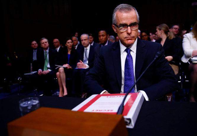 Quyền giám đốc FBI Andrew McCabe trong phiên điều trần trước Ủy ban Tình báo Thượng viện Mỹ ngày 11-5 - Ảnh: Reuters