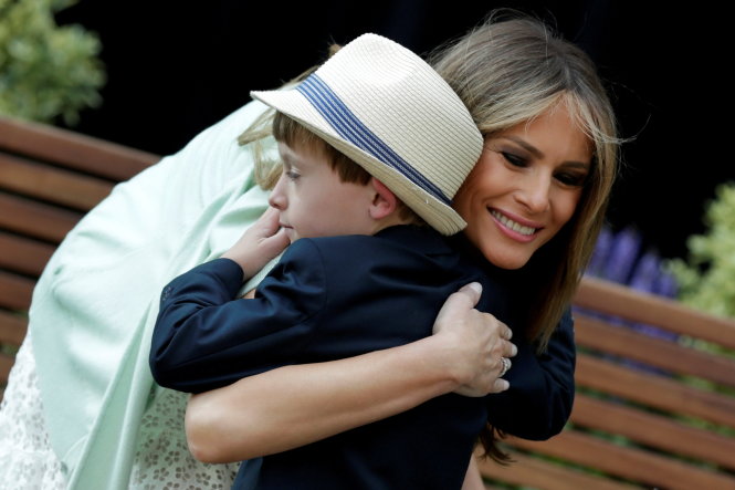 Đệ nhất phu nhân Melania Trump của Mỹ tham dự sự kiện khánh thành khu Bunny Mellon Healing Garden tại Trung tâm Y tế quốc gia cho Trẻ em tại thủ đô Washington, ngày 28-4 vừa qua - Ảnh: Reuters