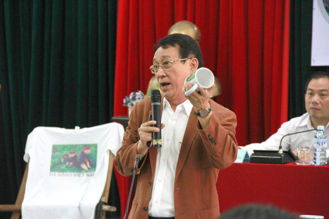 Ông Huỳnh Tấn Vinh đóng góp ý kiến tại hội thảo Giải pháp bảo tồn và phát triển bền vững bán đảo Sơn Trà - Ảnh: ĐOÀN CƯỜNG