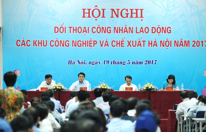 Chủ tịch Hà Nội tham gia đối thoại - Ảnh: NGUYỄN KHÁNH