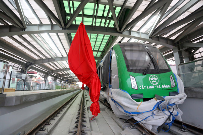 Từ 20-5, sẽ mở bạt đoàn tàu cho người dân tham quan đoàn tàu và nhà ga La Khê của của dự án đường sắt đô thị Cát Linh - Hà Đông- Ảnh: Đỗ Bá