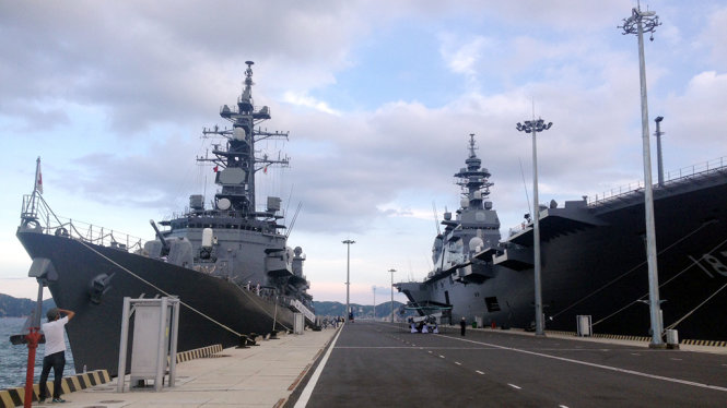 Tàu khu trục Izumo 183 và Sazanami 113  của Nhật Bản tại Cảng quốc tế Cam Ranh