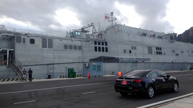 Tàu USNS Fall River thuộc biên chế Hải quân Hoa Kỳ tại Cảng quốc tế Cam Ranh