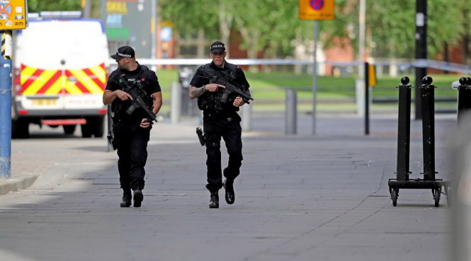 Cảnh sát Anh thông báo vừa bắt một nghi can liên quan vụ đánh bom ở Manchester - Ảnh: IP