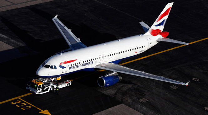 British Airways đã phải hủy hàng loạt chuyến bay do sự cố máy tính - Ảnh: Reuters
