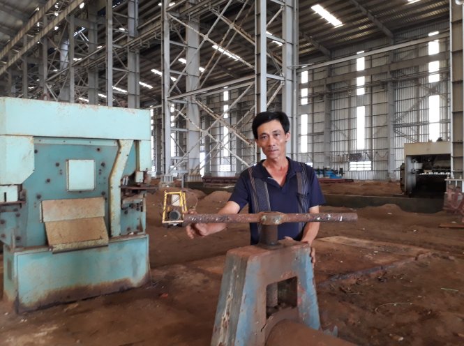 Cảnh hoang tàn bên trong Nhà máy đóng tàu Năm Căn, Cà Mau vốn được Vinashin công bố sẽ tạo việc làm cho 4.000 lao động - Ảnh: Nguyễn Hùng