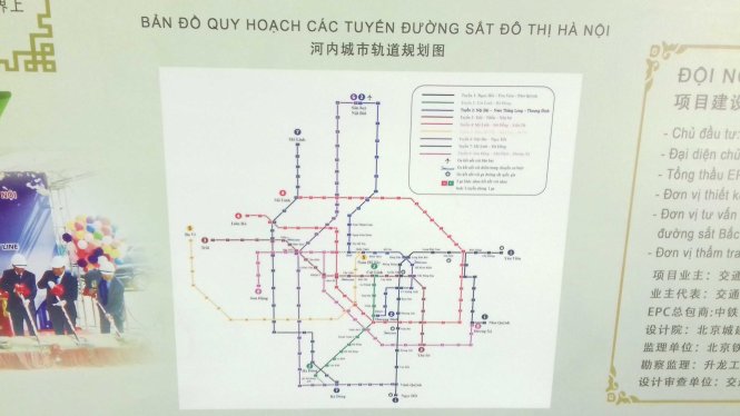 Hình ảnh bản đồ vị trí các ga tàu do chính anh Sơn vẽ  mặc dù có một số sai sót chưa được chỉnh sửa lại nhưng đang được sử dụng công khai ở 7 vị trí tại ga La Khê  - Ảnh: M.S.
