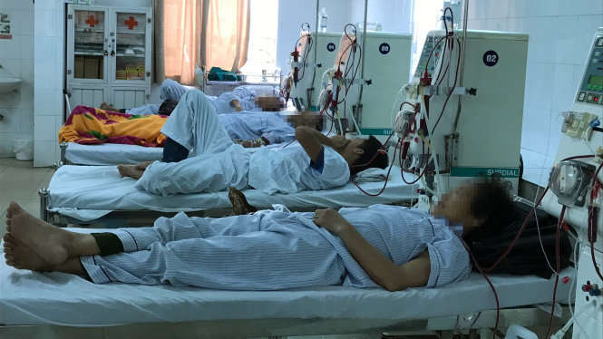 Người bệnh được lọc máu chu kỳ tại Bệnh viện Bạch Mai - Ảnh: L.Anh